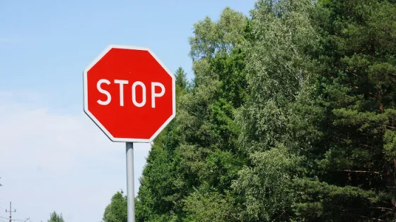 stop700