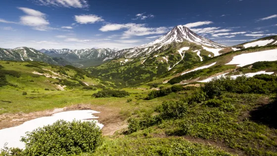cone-shape-of-volcano-in-kamchatka