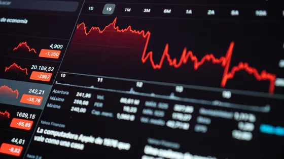 screen-showing-data-about-financial-crisis-because-coronavirus-v1