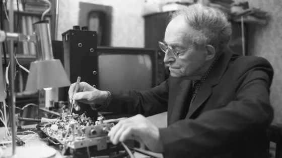 5a8fec27973b1e9c9f23c0325f303813c9b4f1b8