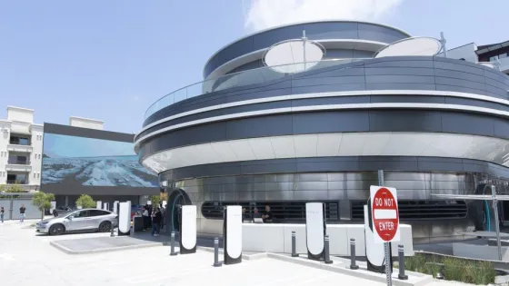 tesla-supercharger-diner-1200x543