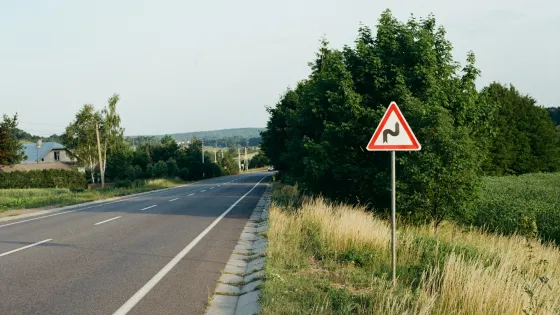 oleg-ysOiFdBGUsk-unsplash