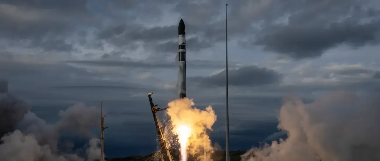Rocket Lab провела финальный в 2025 году запуск: на орбиту отправился ...