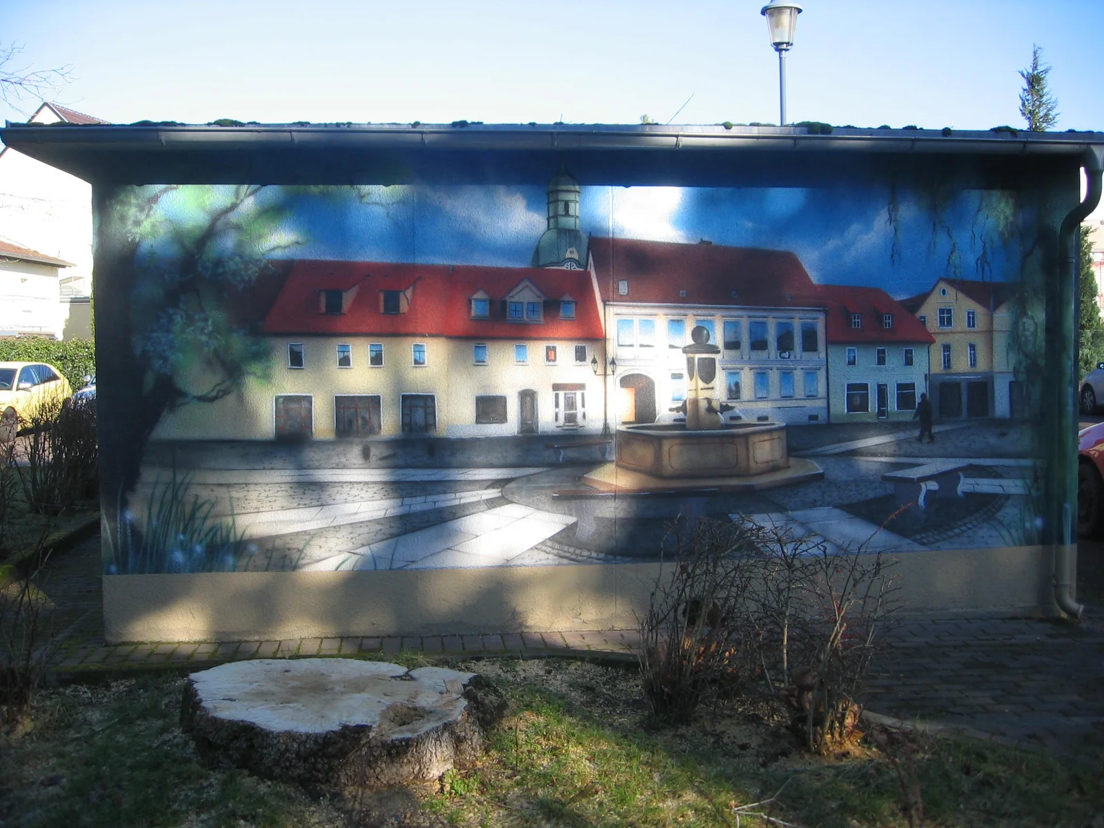 Wandbilder an der Trafostation Rudolf-Breitscheid-Str. in Ruhland, Südansicht
