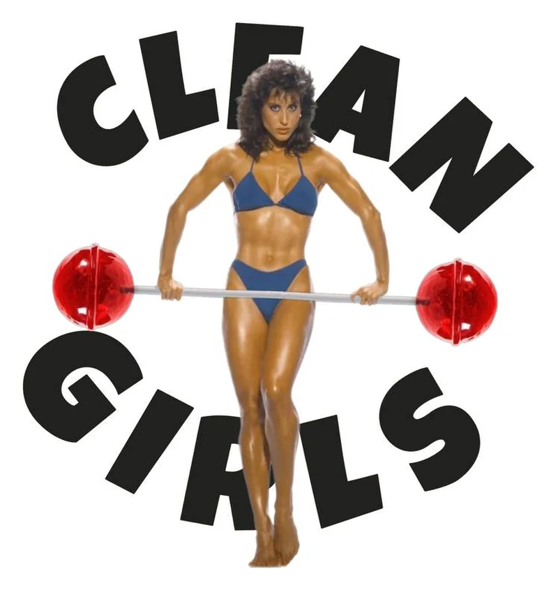 Рисунок круглой наклейки «Clean Girls»: культуристка со штангой с красными блинами