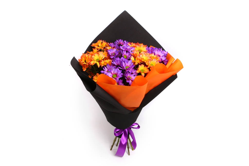 Букет 11 кустовых хризантем, рыже-фиолетовый микс купить в Москве. Магазин floral-tale.ru