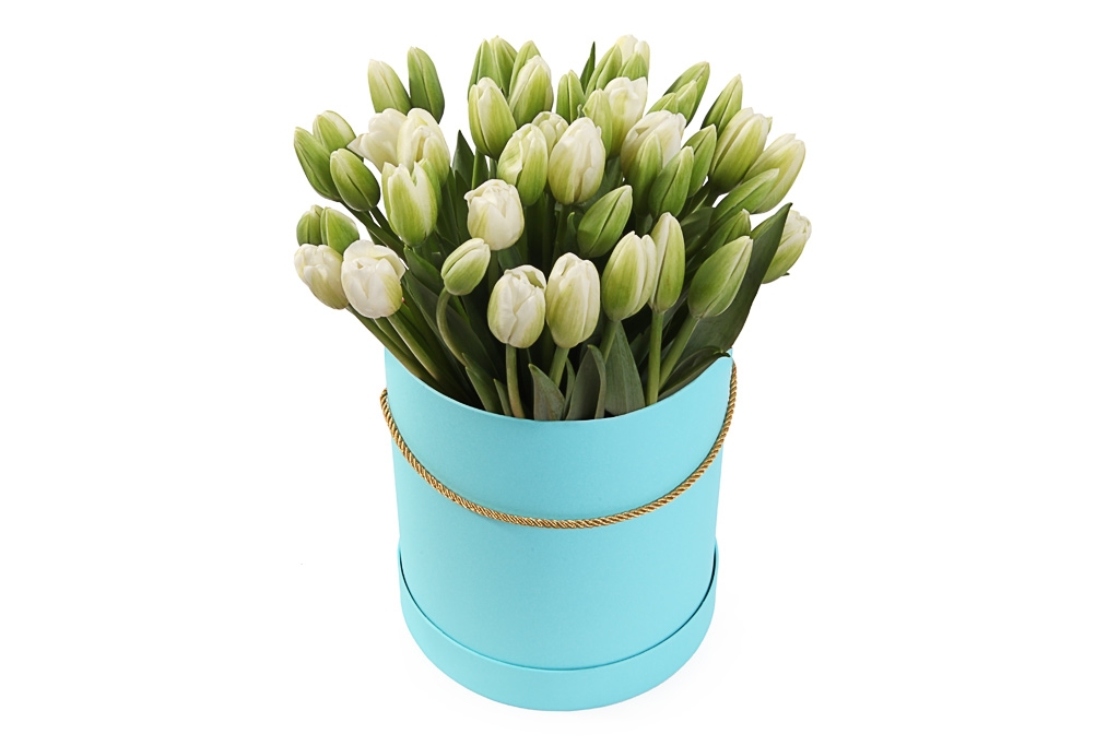 Букет 51 тюльпан в бирюзовой коробке, белые купить в Москве - Floral-Tale