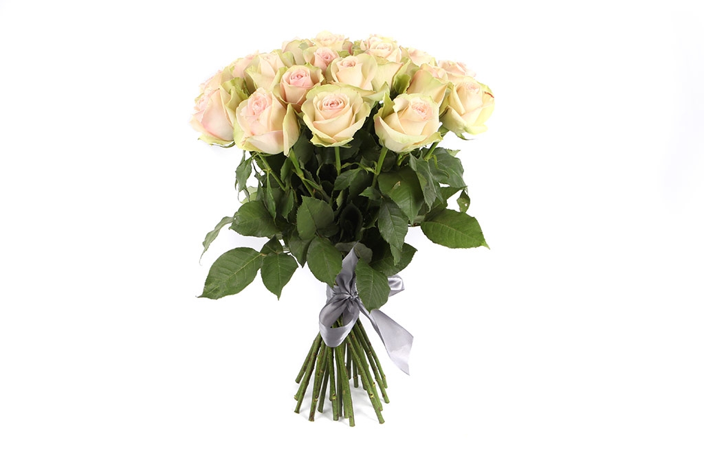 Букет 25 роз Ла Бель купить в Москве недорого. Floral-Tale