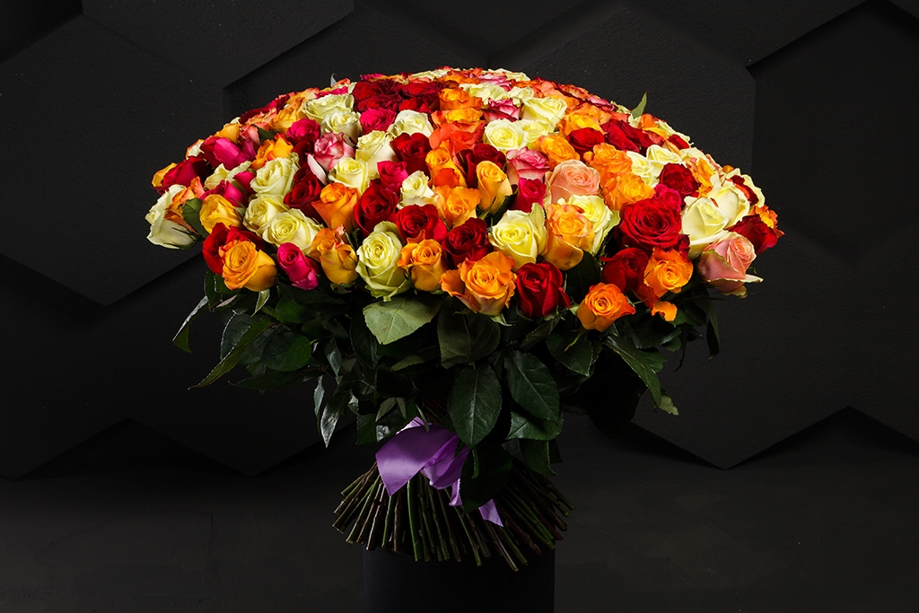 Купить Фламандская легенда (201 роза) в Москве. Сайт floral-tale