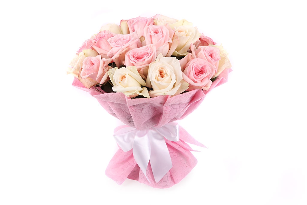Букет 25 роз, бело-розовый микс - купить в Москве: цены, круглосуточная доставка - Цветочная сказка