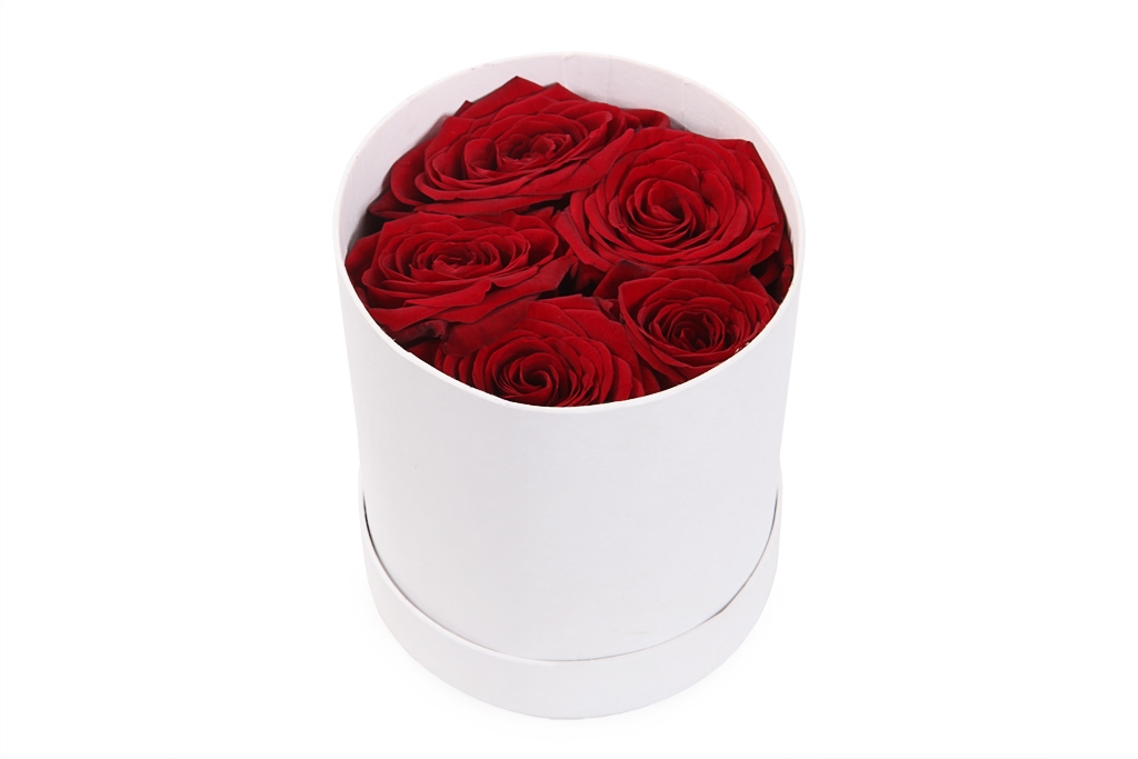 Букет 5 роз в шляпной коробке - купить в Москве: цены, круглосуточная доставка - Цветочная сказка