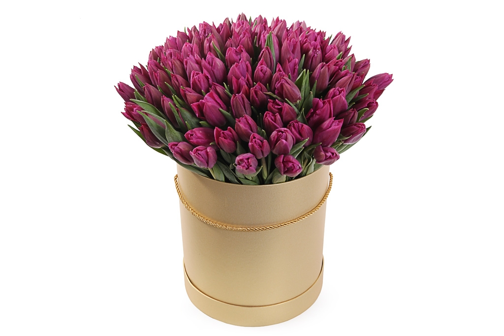 Букет 101 королевский тюльпан в коричневой коробке, пурпурные купить недорого в Москве - ФлоралТейл