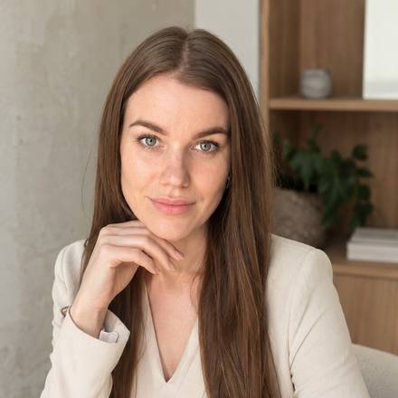 Анна Мавел
