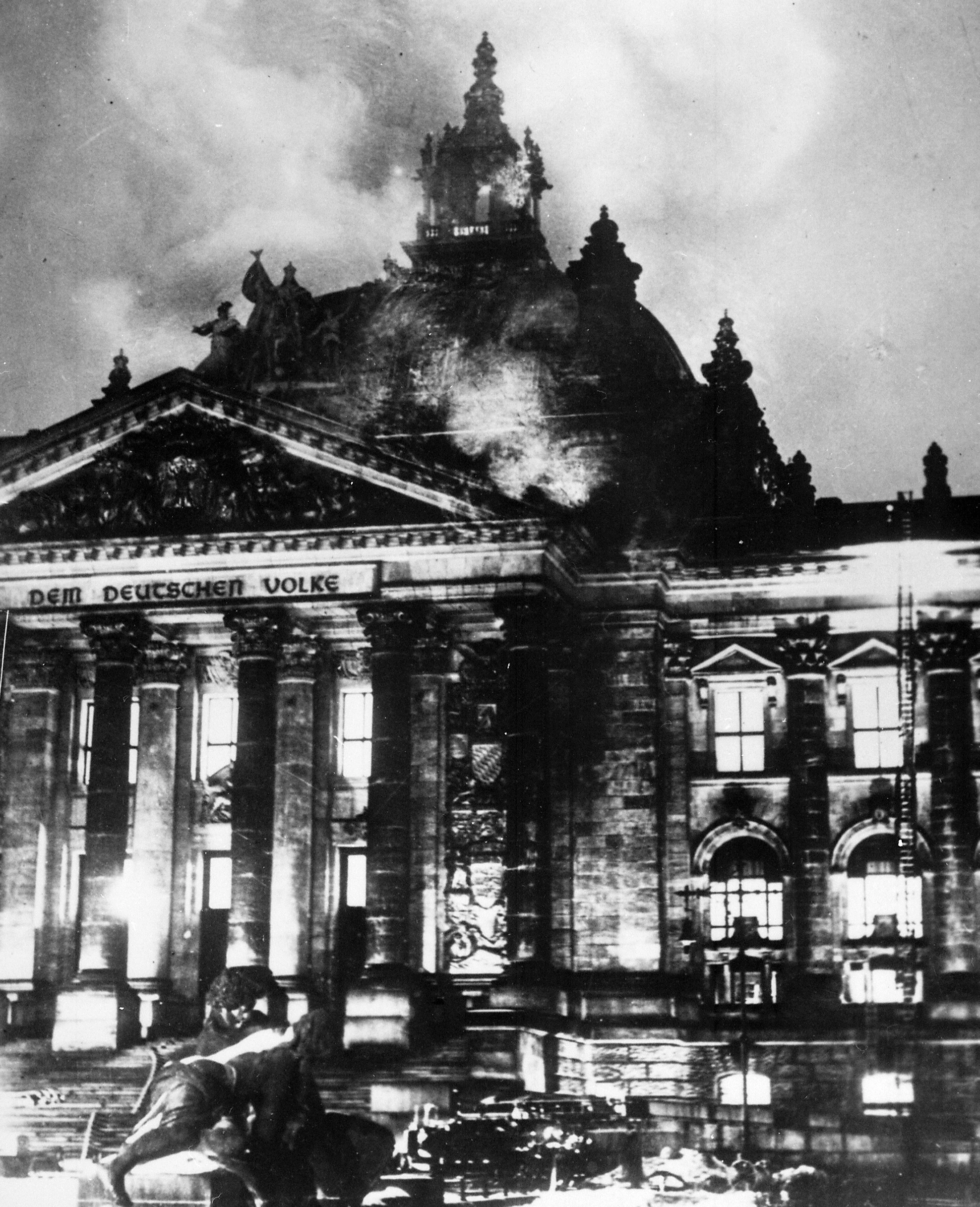 Пожар здания Рейхстага в Берлине 27 февраля 1933 года