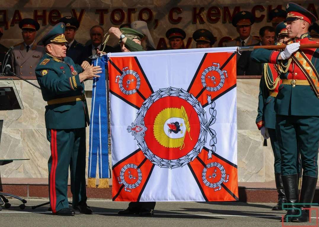 Современное знамя училища