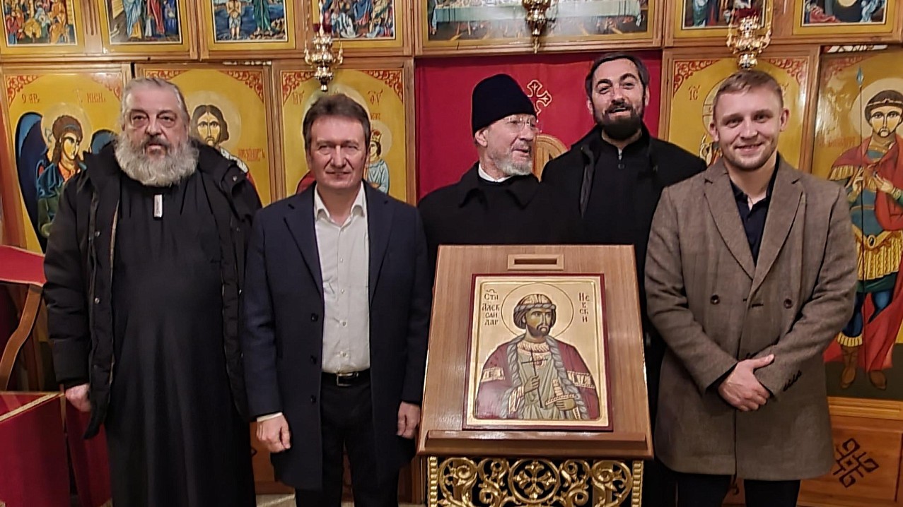 Делегация Фонда поддержки христианской культуры и наследия посетила Александро-Невский монастырь в Углевике