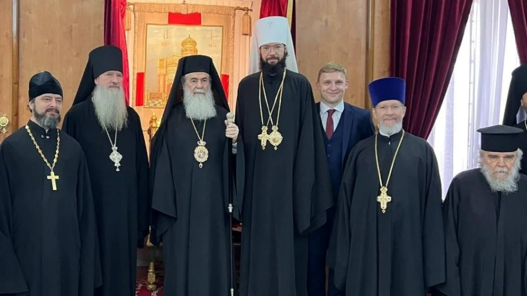 Bienheureux Patriarche Théophile III de Jérusalem avec les délégations du DREE et du Fonds de soutien à la culture et au patrimoine chrétiens