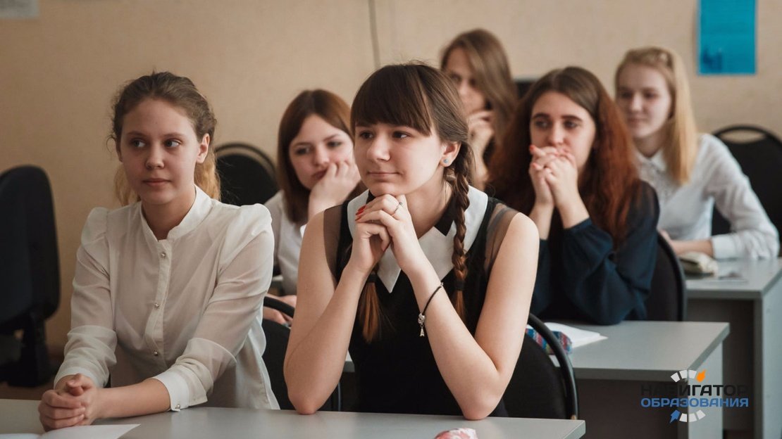 О льготах для многодетных семей к 1 сентября и  жалобах на проблемы с поступлением в 10 класс