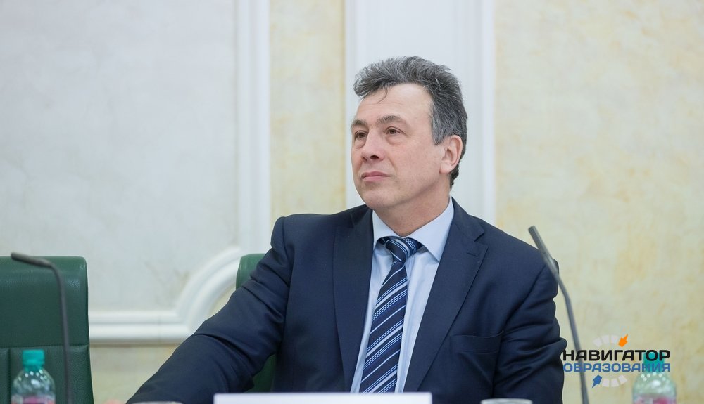 Замглавы Минобрнауки РФ призвал дать русскому языку статус языка международного общения