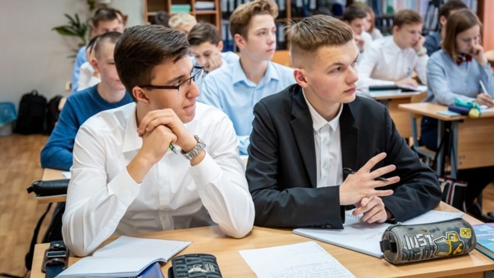 Об увеличении числа психологов, продлении учебного года и создании единой онлайн-базы меню в школах РФ