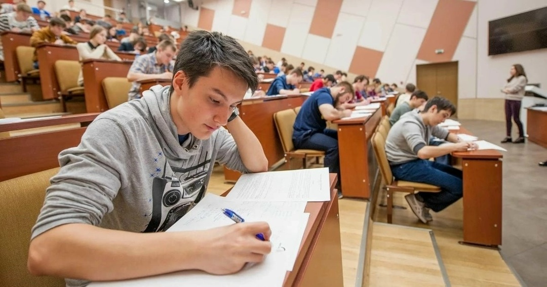 Об ограничениях для отчисленных студентов, увеличении количества направлений в вузах с обязательным ЕГЭ по истории и ужесточении правил вузовских олимпиад