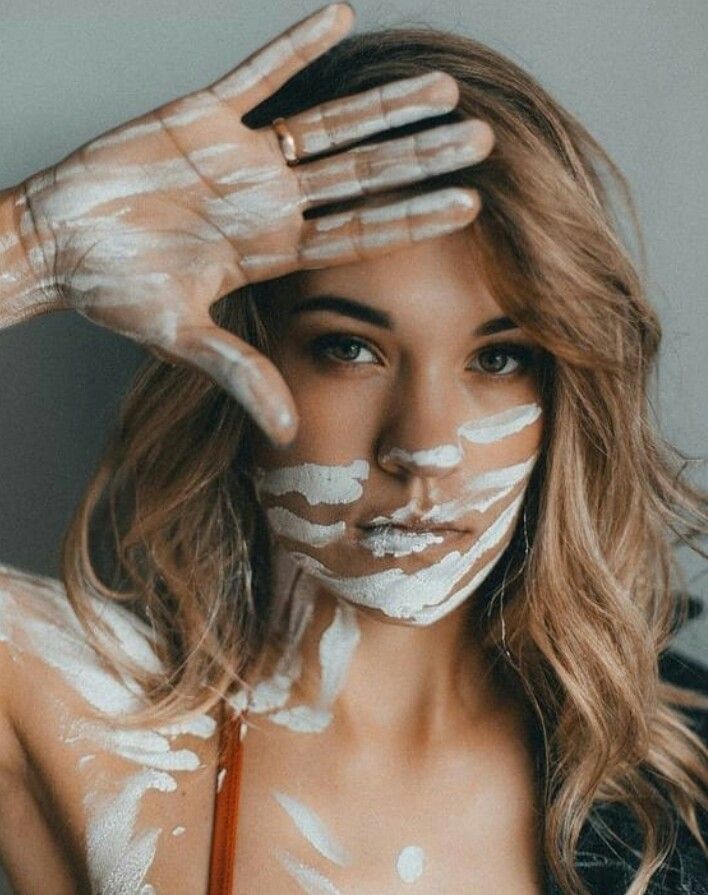 Paint photography ideas | Art photoshoot paint, Paint on face photography, Self portrait