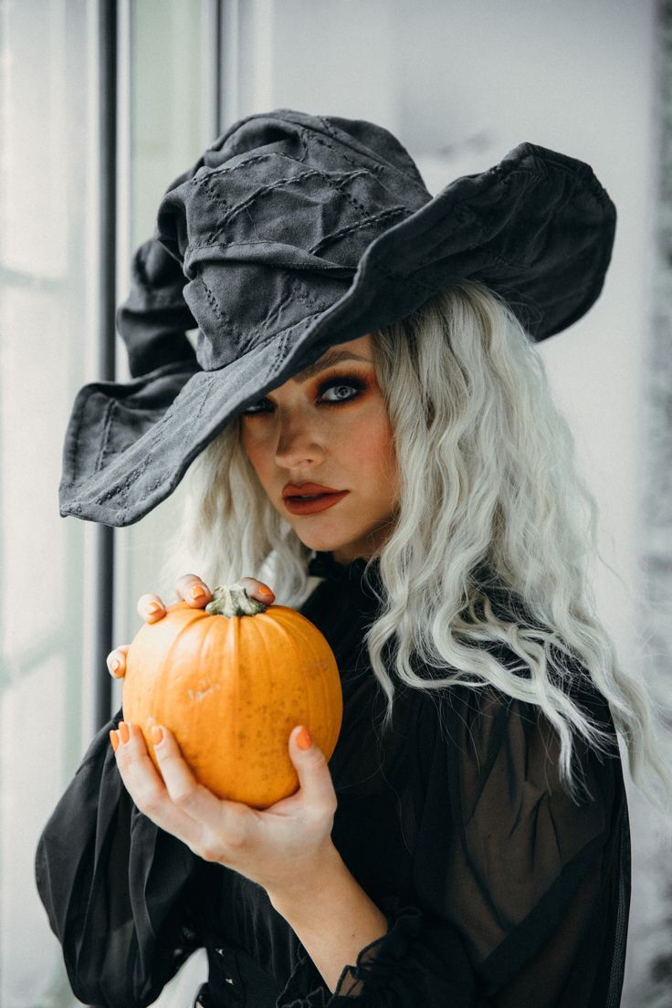 Hallowen | Black hat for costume party in fall, Witchy black costume hat for fall, Halloween photoshoot