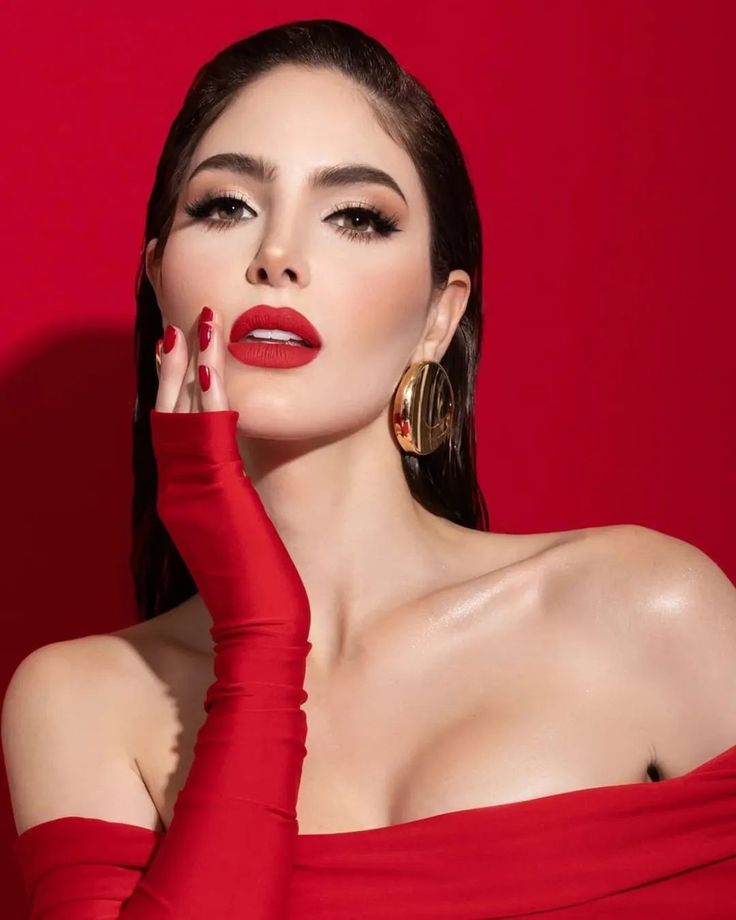 Vestidos color rojo | Pose de mujer, Sesiones de fotos temáticas, Belleza venezolana