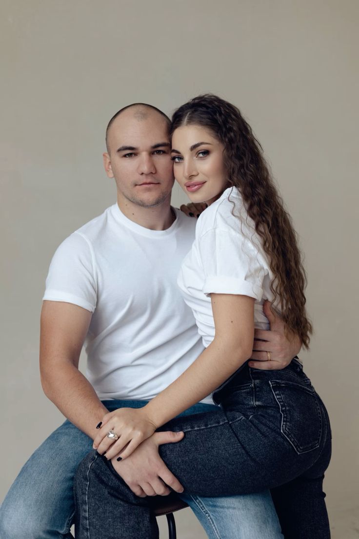 #фотосессия #пара | Ensaio de casal, Ensaio casal estúdio, Casais