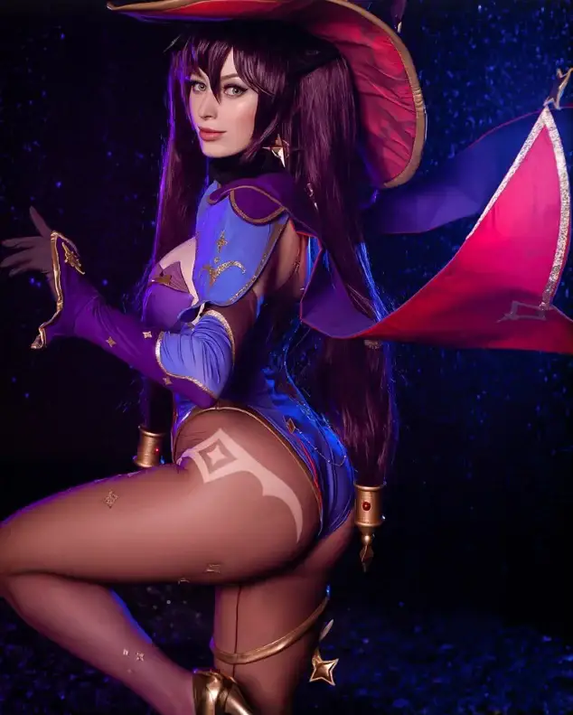 Genshin Impact Mona Cosplay 3