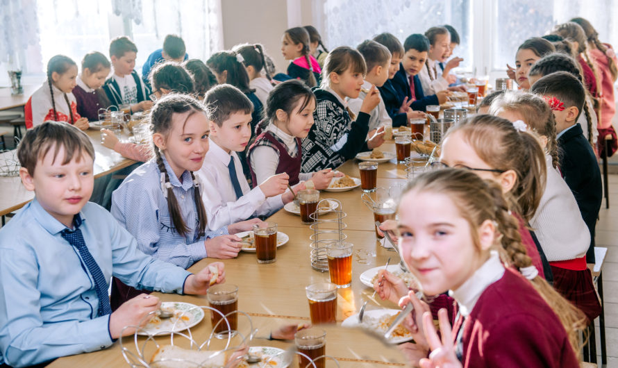 Бугурусланцы могут позвонить на «горячую линию» с вопросами о горячем питании в школах