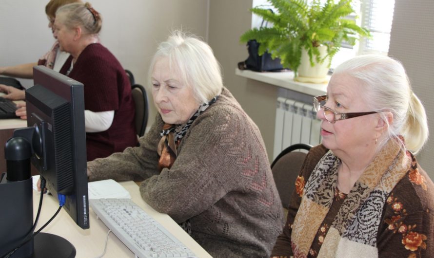 Бугурусланские пенсионеры могут пройти бесплатные компьютерные курсы