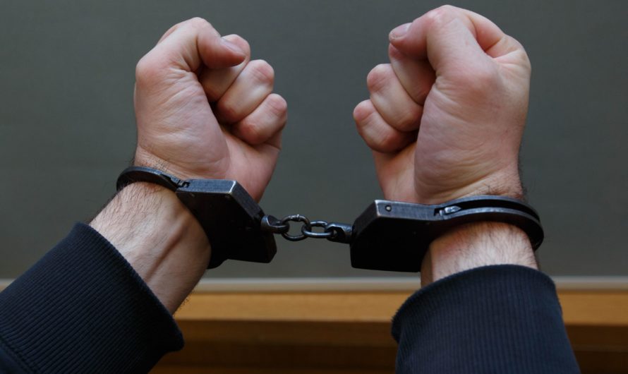 В Бугуруслане задержали наркоторговца, который планировал сбыть крупную партию героина
