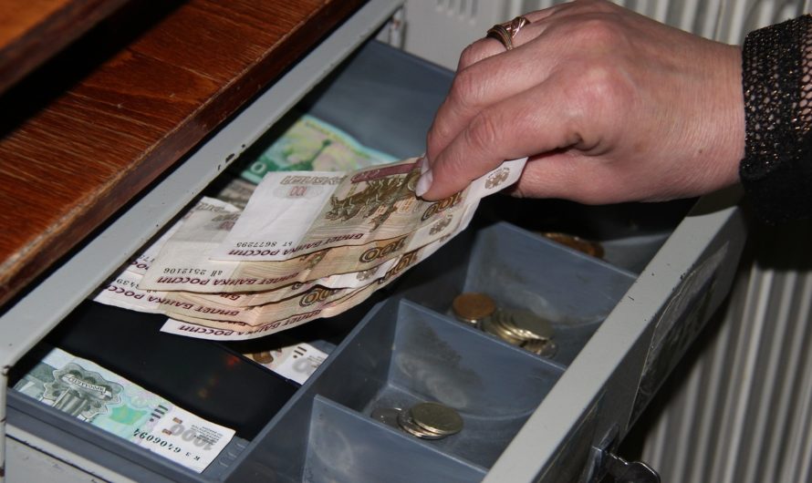 В Бугурусланском районе начальница почтового отделения украла из кассы более 100000 рублей