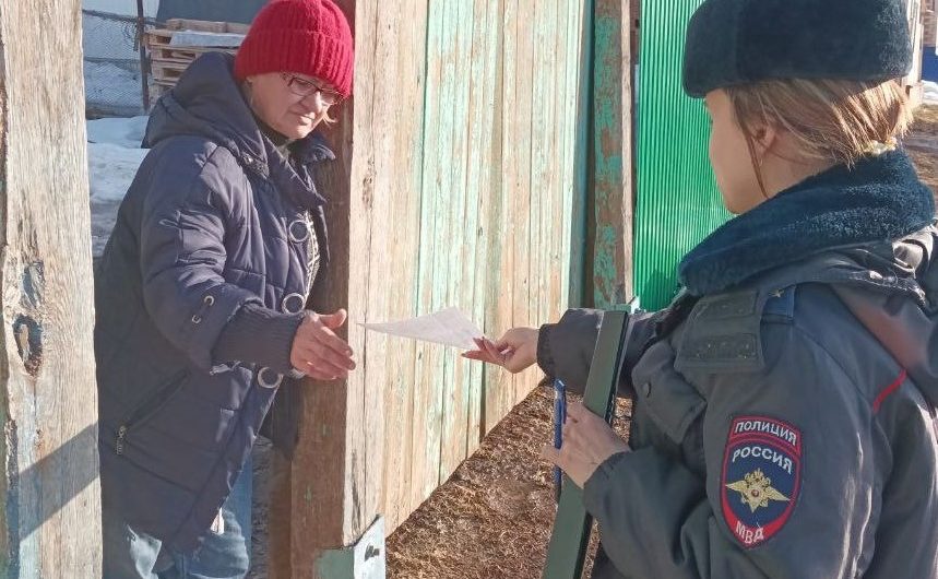 В Бугуруслане полицейские и общественники проводят профилактику дистанционных хищений