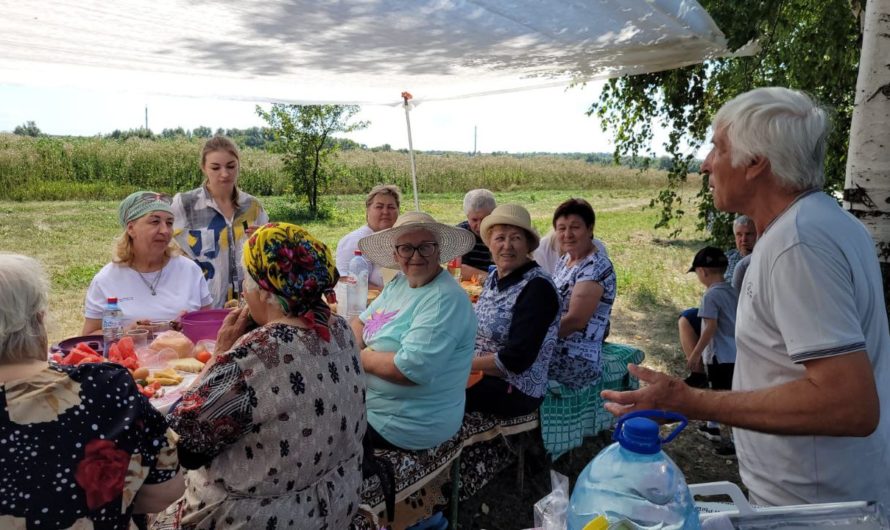 Бывшие жители села Наумовки Бугурусланского района по традиции собрались на малой родине