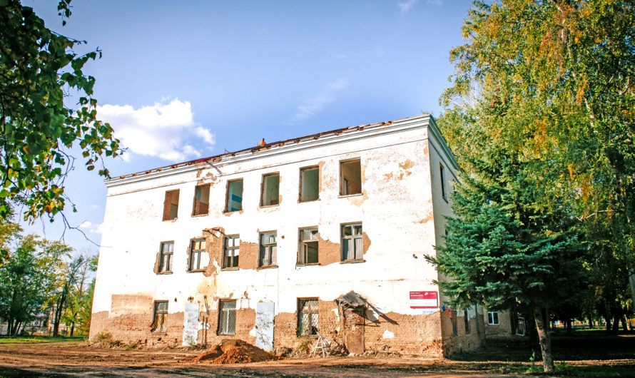 В Бугуруслане идет ремонт в здании на территории бывшей медсанчасти