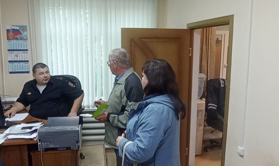 В Бугуруслане общественники проинспектировали работу полицейских