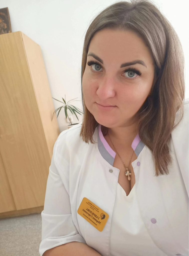 продавцы в группе риска. группа продавцов. продавец в строительном магазине. продавцы в группе риска. кассирша в супермаркете.