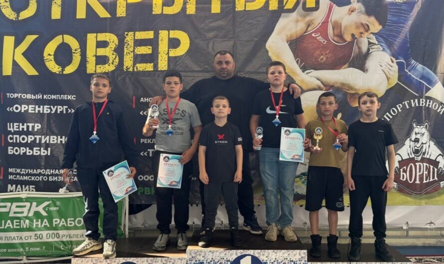 Юные спортсмены Бугурусланского района стали призерами турнира по вольной борьбе