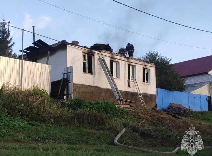 В Бугуруслане на пожаре в частном доме погибли 2 человека
