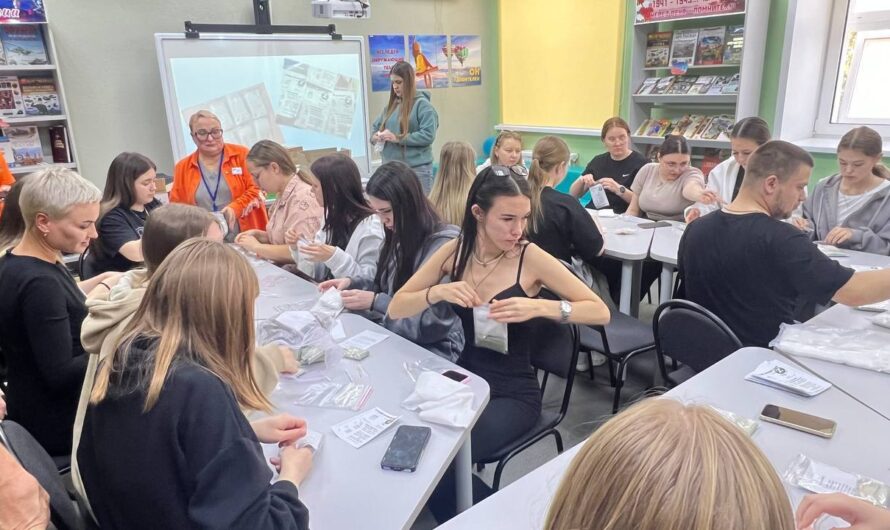 «Творим добро для СВОих». В Бугуруслане изготовили 100 комплектов сухого «армейского душа»