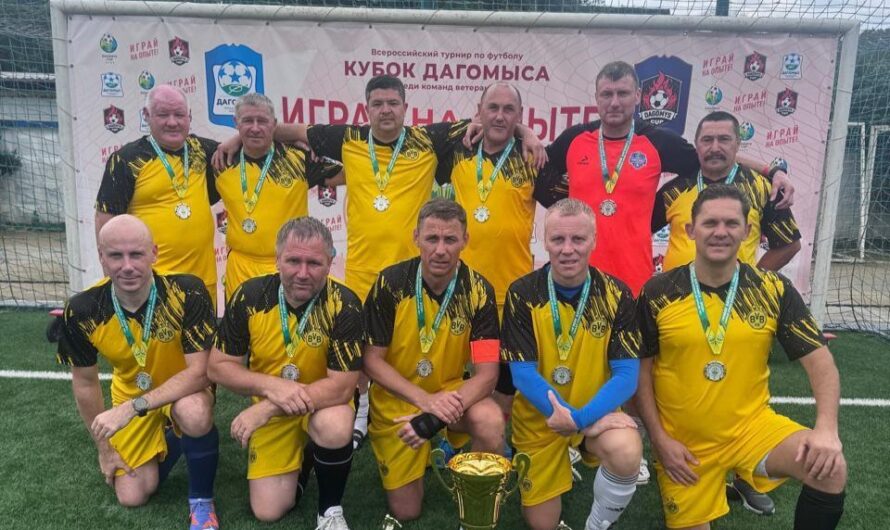 Футболисты Бугурусланского района отличились на Всероссийском турнире для ветеранов