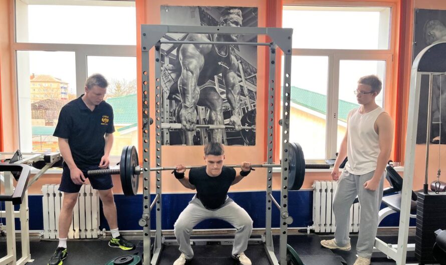 В Бугуруслане прошли соревнования по пауэрлифтингу