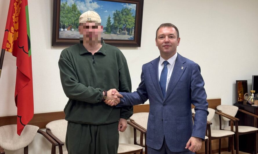 Глава Бугуруслана встретился с бойцом СВО «Эрзя»