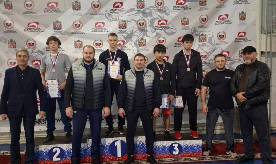 Бугурусланские спортсмены завоевали медали на чемпионате и первенстве области по вольной борьбе