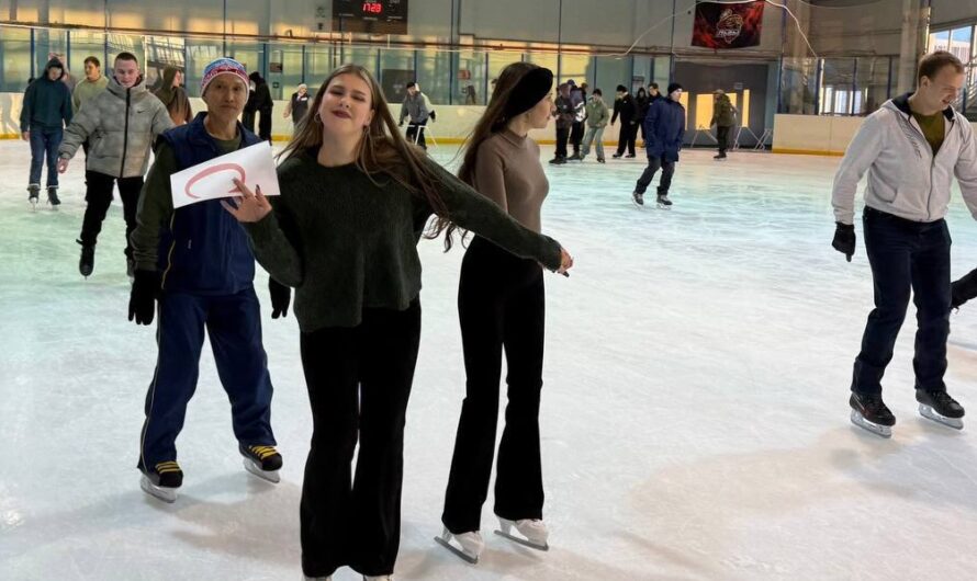 Студенты Бугуруслана катались на коньках с главой города