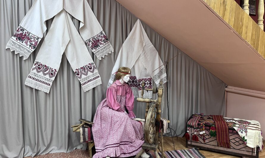 В Бугуруслане открылась выставка, посвященная Году единства народов России