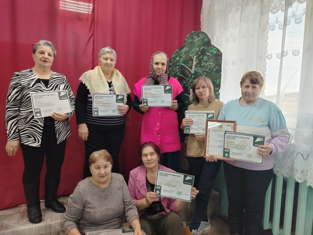 Волонтеры группы «ZаVалинка» из Бугурусланского района готовят подарки землякам ко Дню защитника Отечества