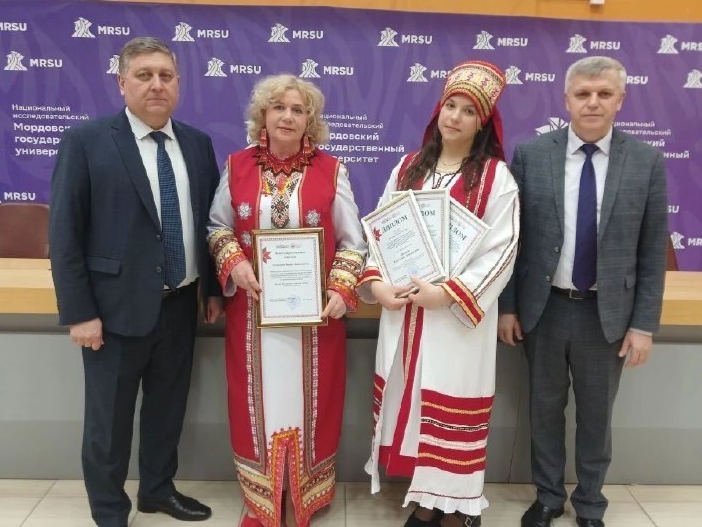 Школьница из Бугурусланского района стала призером олимпиады по эрзянскому языку